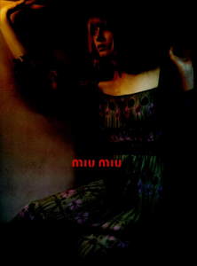 Ivanow_Miu_Miu_Fall_Winter_2001_02_01.thumb.png.2500e907b1eec42ba90042725aad29b0.png