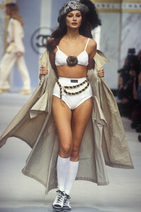 JanePowerss93chanel-rtw-47.thumb.jpg.d4dfac222d255ff15565b6561851c070.jpg
