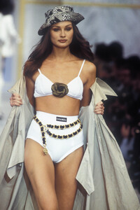 JanePowerss93chanel-rtw-47d.thumb.jpg.6cb3f002ee9547b98144e84e6a23caae.jpg