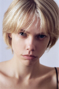 Julia-Baumgartner-Special-Marcello-Ferri-Milan-Feb-23-10.jpg