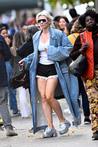 Julia_Fox_out_in_New_York_11-07-2024__11_.jpg