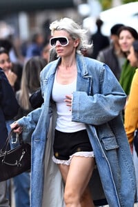 Julia_Fox_out_in_New_York_11-07-2024__4_.jpg
