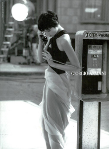 Lindbergh_Giorgio_Armani_Fall_Winter_2001_02_01.thumb.png.7cd91a439d1ca76709c5794b4083c8c9.png