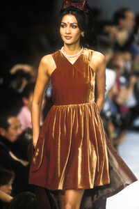 MarielouPs96chanel-rtw-3.thumb.webp.f6c5f678120335f02c068ba7ae2868a5.webp