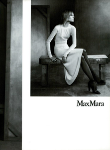 Meisel_Max_Mara_Fall_Winter_2001_02_02.thumb.png.44c9d1c6e5f4cd90dd57deacfc19da24.png