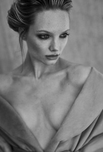 PortraitsOfGirlsSpring2019-47_1-2-1016x1500.thumb.jpg.16d3dd0451d1a43f4d6a575cec4001e2.jpg