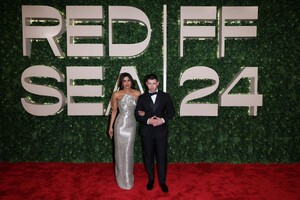 Priyanka_Malaysia_282029~33.jpg