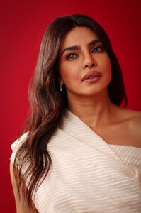 Priyanka_Malaysia_28329~60.jpg