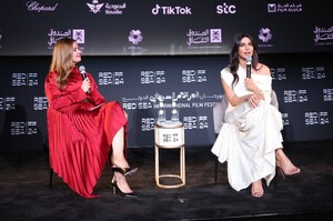 Priyanka_Malaysia_283929~18.jpg