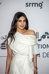 Priyanka_Malaysia_28529~56.jpg