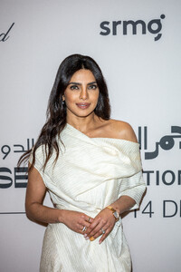 Priyanka_Malaysia_28629~55.jpg