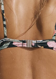 TropicsUnderwire_HighCutCurve22.jpg