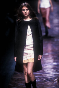 VersusbyDonatella1999WomenRTW55.thumb.jpg.6579949d13137a67c2989bed536d59b0.jpg