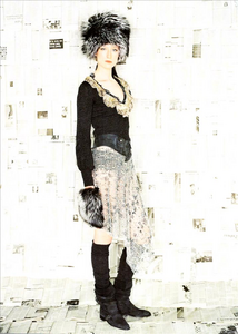 Walker_Blumarine_Fall_Winter_2001_02_02.thumb.png.db6e3c220bf1ff77b60eeadbbd2ed2e3.png