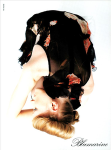 Walker_Blumarine_Fall_Winter_2001_02_16.thumb.png.f19f8e6777aa20be7126bc20d876acc2.png