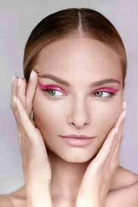 XENIA-NEO-MAKE-UP-2-1000x1500.thumb.jpg.5bb2dc1d73acc53dd76146a054a9c642.jpg