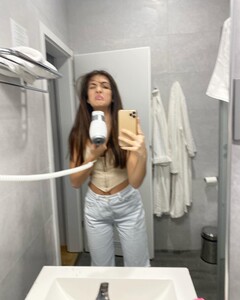 andreeabostanica-20211204_175126-2398421259.jpg