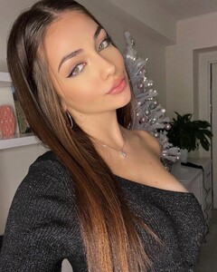 andreeabostanica-20211222_212551-1359541920.jpg