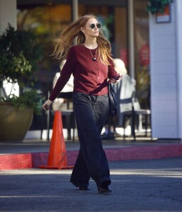 ashlee-simpson-out-for-christmas-shopping-in-bel-air-12-12-2024-0.jpg