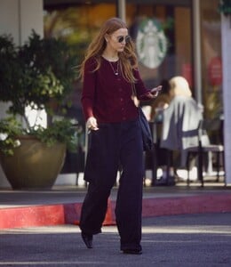ashlee-simpson-out-for-christmas-shopping-in-bel-air-12-12-2024-3.jpg