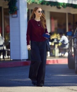ashlee-simpson-out-for-christmas-shopping-in-bel-air-12-12-2024-5.jpg
