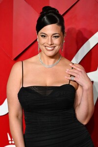 ashley-graham-at-fashion-awards-2024-presented-by-pandora-at-royal-albert-hall-in-london-12-02-2024-1.jpg