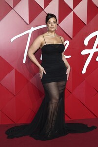 ashley-graham-at-fashion-awards-2024-presented-by-pandora-at-royal-albert-hall-in-london-12-02-2024-5.jpg