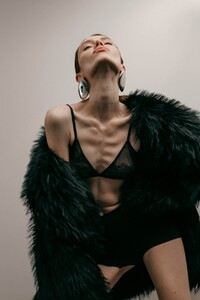 bJxxM43qd9A.jpg