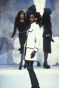 bevPeele s92chanel-HC-70.jpg