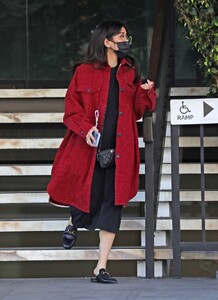 brenda-song-leaves-a-clinic-in-beverly-hills-01-25-2022-0.jpg