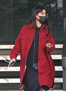 brenda-song-leaves-a-clinic-in-beverly-hills-01-25-2022-6.jpg