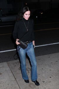 courteney-cox-spotted-at-giorgio-baldi-in-santa-monica-12.20.2024-4.jpg