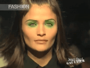 helena1.thumb.gif.bcf81e572b3065b7be037a8266f5dc8d.gif