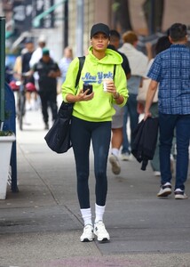 joan-smalls-at-a-nail-salon-in-new-york-10-04-2024-0.jpg