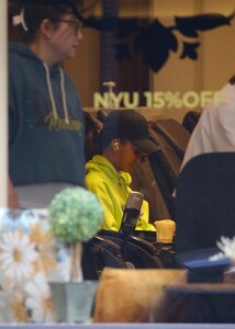 joan-smalls-at-a-nail-salon-in-new-york-10-04-2024-4.jpg