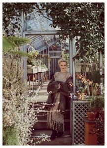julia-garner-in-marie-claire-australia-january-2025-6.jpg