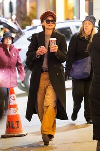 katie-holmes-exudes-effortless-style-in-newsboy-cap-during-nyc-coffee-run-12.20.2024-0.jpg