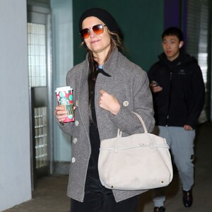 katie-holmes-stuns-in-chic-ensemble-while-strolling-through-new-york-12.17.2024-2.jpg