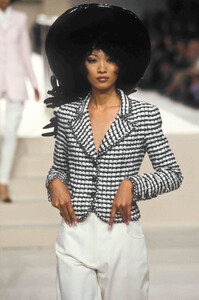 lings97chanel-RTW-53-103.thumb.jpg.2b47a032fd78a194068c012467fb1f23.jpg
