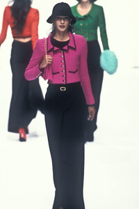 marielouf94chanel-HC-7a.thumb.jpg.aacaa991bd0b14969dc1f827a447384d.jpg