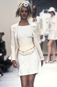 marielous94chanel-RTW-23.thumb.jpg.077f2e8ea5bc8e84ddc9e234ff205a7c.jpg