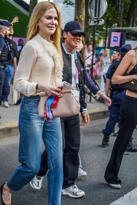 nicole-kidman-and-keith-urban-at-the-paris-2024-olympics-07-30-2024-3.jpg
