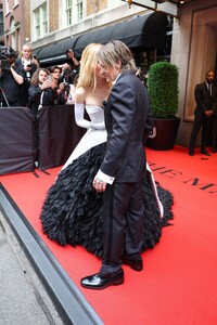 nicole-kidman-celebrities-leaving-the-mark-hotel-for-the-2024-met-gala-in-new-york-1.jpg