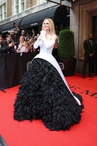nicole-kidman-celebrities-leaving-the-mark-hotel-for-the-2024-met-gala-in-new-york-2.jpg