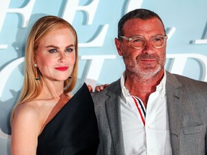 nicole-kidman-s-black-magic-stealing-hearts-at-the-perfect-couple-premiere-3.jpg