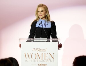 nicole-kidman-s-heartfelt-moment-glamour-grief-and-girl-power-at-thr-gala-15.jpg
