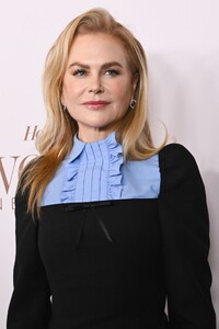nicole-kidman-s-heartfelt-moment-glamour-grief-and-girl-power-at-thr-gala-6.jpg