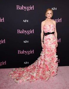 nicole-kidman-stuns-in-dreamy-pink-balenciaga-couture-at-babygirl-premiere-0.jpg
