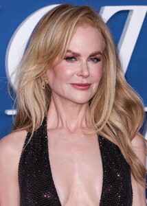 nicole-kidman-stuns-in-sheer-ferragamo-at-the-perfect-couple-premiere-in-los-angeles-3.jpg