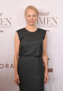 pamela-anderson-at-hollywood-reporter-s-annual-women-in-entertainment-gala-in-beverly-hills-12-04-2024-1.jpg